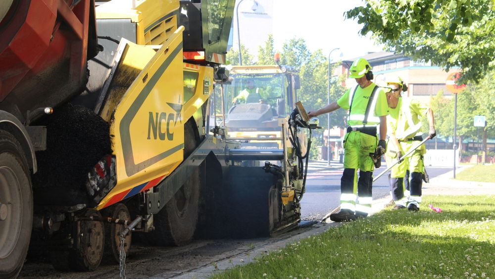 Det er laget mye asfalt i år, men rekord blir det nok ikke. 