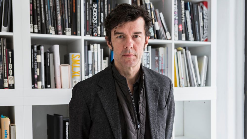 Den norgesaktuelle designeren Stefan Sagmeister er lei av det han mener er latskap i arkitektur.