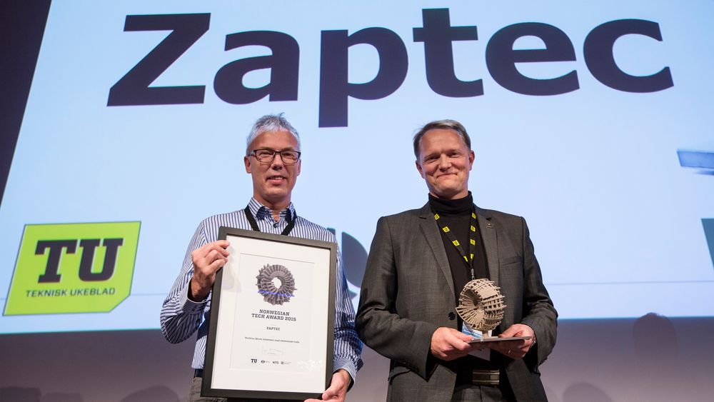 I 2015 mottok Zaptec Norwegian Tech Award på Oslo Kongressenter. Fra venstre: Øyvind Wetteland, en av Zaptecs to gründere, og daværende sjef Brage Johansen.