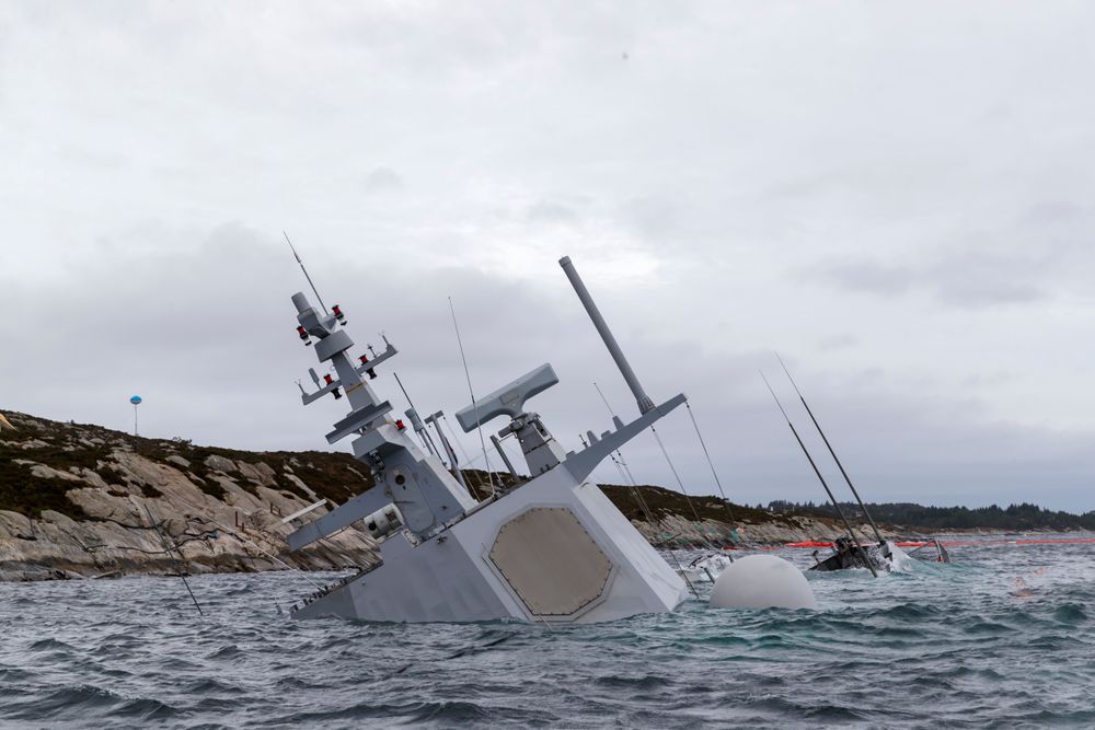 Russland hevder påstandene om GPS-sabotasje er et forsøk på å avlede oppmerksomheten fra skipskollisjonen som ført til at KNM Helge Ingstad sank i Hjeltefjorden. Arkivfoto.