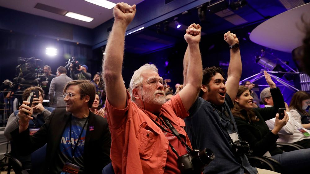 Jubelen stod i taket blant journalister og romfartsinteresserte da det ble klart at InSight-sonden hadde foretatt en vellykket landing på Mars.