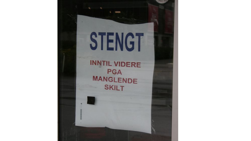 Per Dan Knutsen, bedre kjent som Kong Kurs, i Grimstad stengte i ren irritasjon hele butikken etter et besøk av en inspektør fra Statens Vegvesen.
