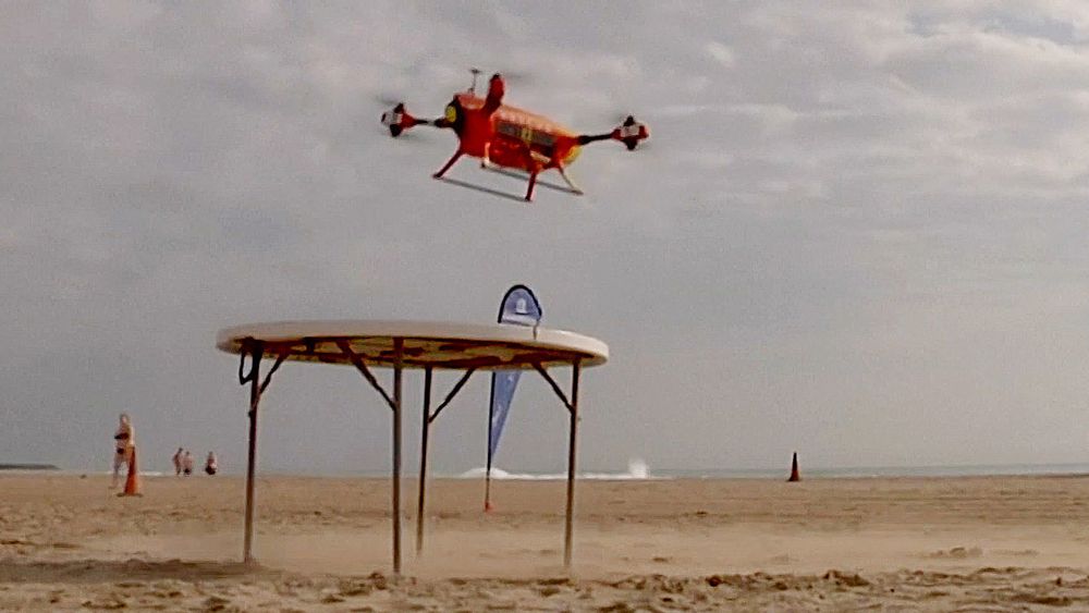 Redningsdroner skal bistå badevakter på strendene i Spania.