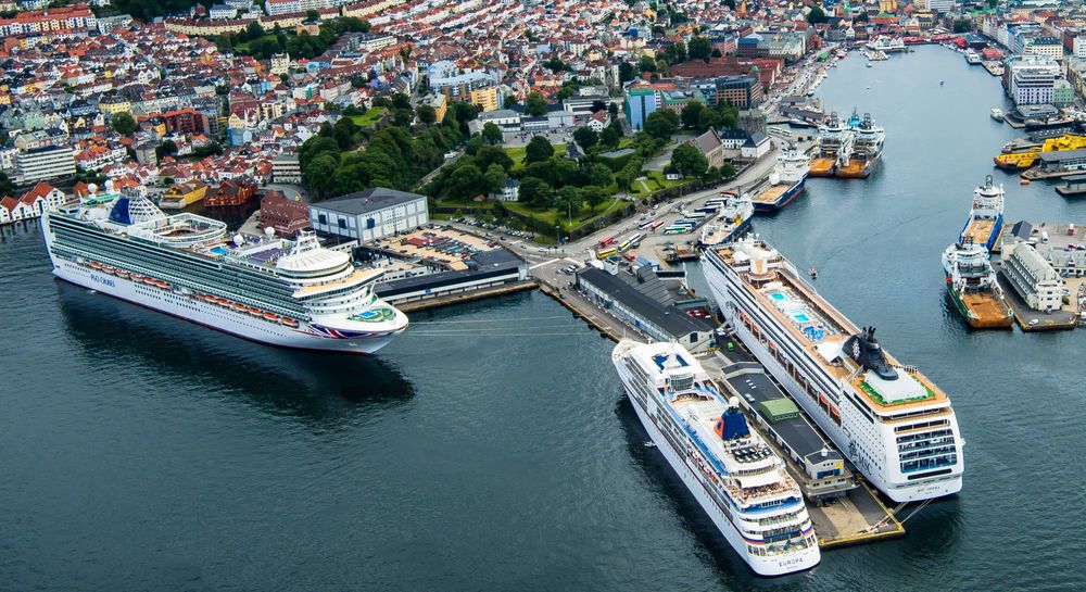 Bergen hadde 342 cruiseanløp i 2018. Alle cruiserederiene som har Bergen på destinasjonslisten, er positive til å bruke landstrøm.