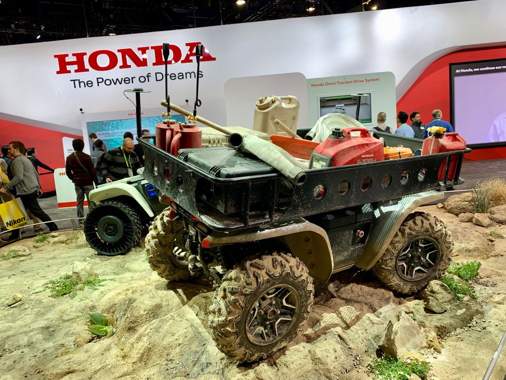 Hondas prototype 3ED1A er et autonomt kjøretøy som er konstruert for å kunne operere stabilt utenfor allfarvei. Den er bygget på Hondas ATV-plattform, og bruker AI for objektgjenkjenning og å lære ruter. Skal brukes blant annet ved skogbranner, og må da kunne kjøre samme ruta fram og tilbake med forsyninger til brannmenn.