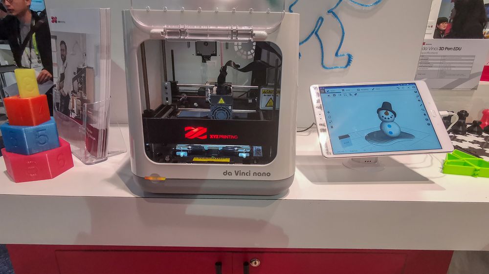 3D-printere blir stadig billigere. Denne modellen, da Vinci nano, så ut til å ha god kvalitet og koster bare 229 dollar.