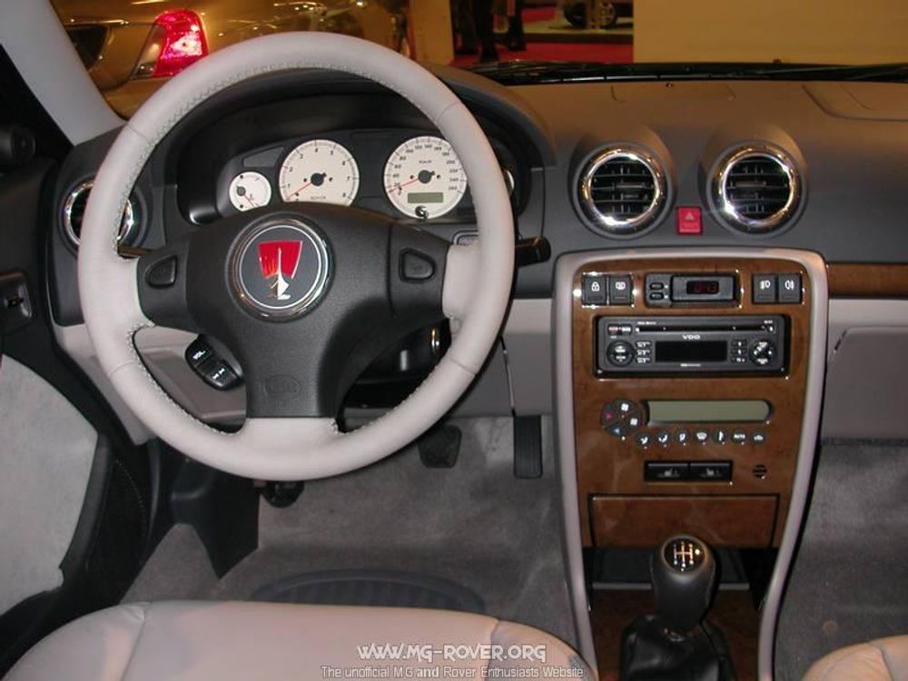 Kontrollpanelet til klimaanlegget i den spinnvilt kostbare hyperbilen Pagani Zonda kommer fra Rover 45.