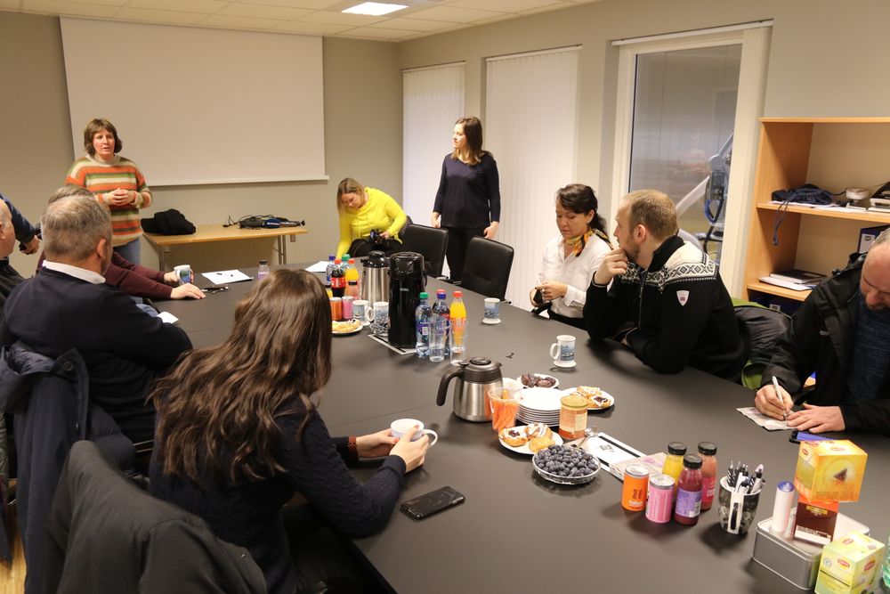 Statsråden hadde blant annet møte med samarbeidsorganet Sjømatklyngen Senja, som krever utbedring av de problematiske vegforholdene.