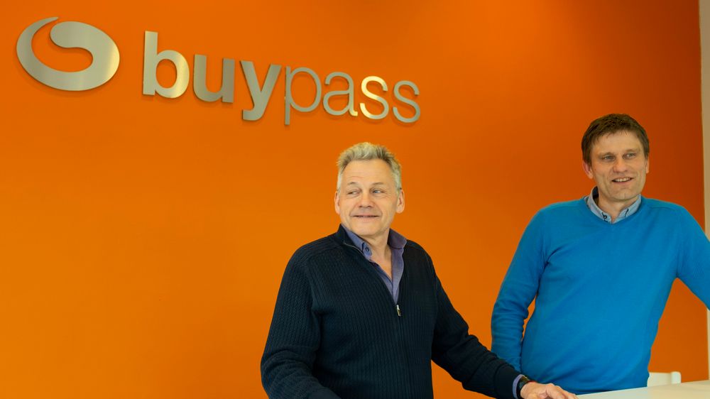 Buypass er Nordens eneste utsteder av PSD2-sertifikater. Fra venstre: Fagansvarlig for sikkerhetssertifikater Mads Henriksveen og Harald Størseth, daglig leder i Buypass Payment.