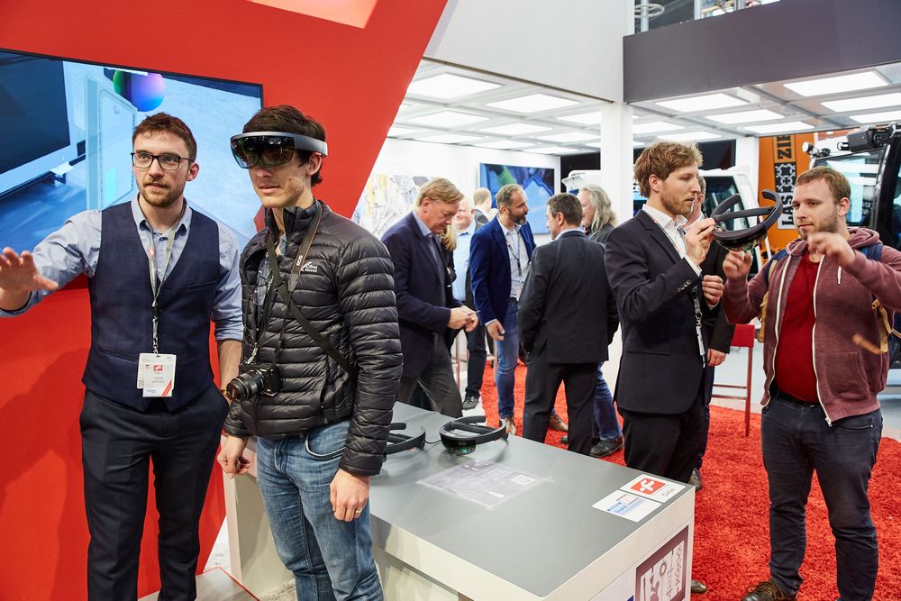Illistrasjonjekter med VR-briller kommer nå i store deler av verden    