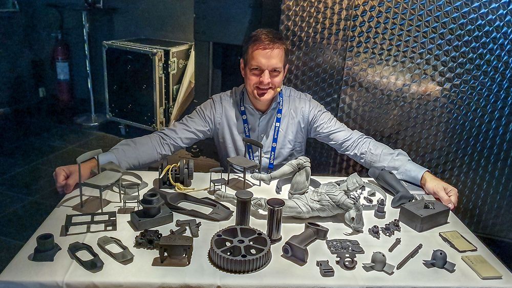 Harald Knutsen i selskapet Meisle AS ser en kraftig vekst i markedet for produksjonstjenester på sine 3D-printere.
