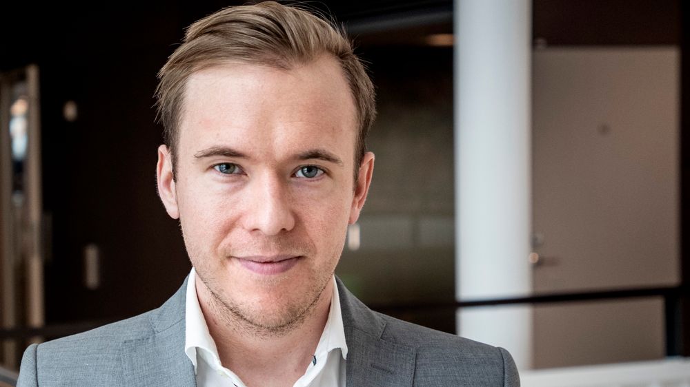 Pressesjef Niclas Bergervik i Telenor Sverige sier selskapet vil forholde seg til eventuelle krav etter hvert som de dukker opp.