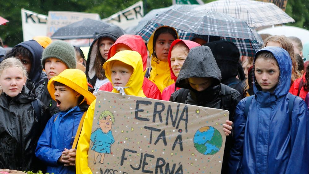 Flere tusen ungdommer klimastreiket fra skolen fredag