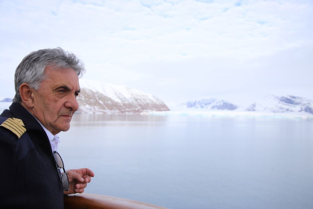 Kaptein Tormod Karlsen på Nordstjernen ser breene krympe år for år. Han er bekymret over hvor raskt klimaendringene gir seg utslag på Svalbard.