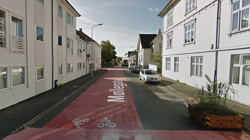 Møllegata er en av gatene i Stavanger hvor kommunen de siste årene har testet ulike malingsprodukter til oppmerking av sykkelveier. Nå skal tre ny sykkelgater merkes opp.