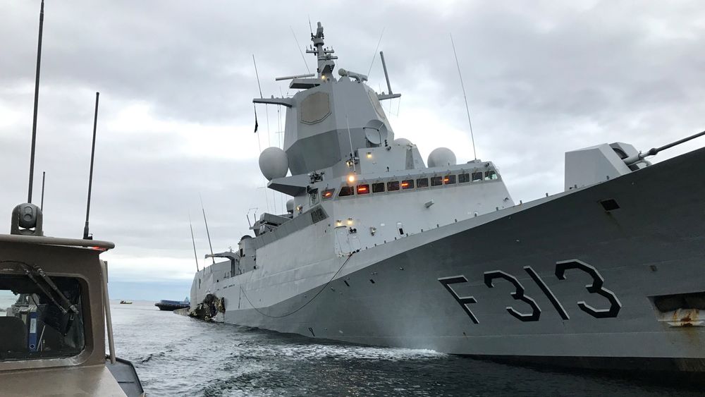 Sjøforsvaret betaler 30.000 kroner per døgn for å leie kaiplass til fregatten KNM Helge Ingstad.