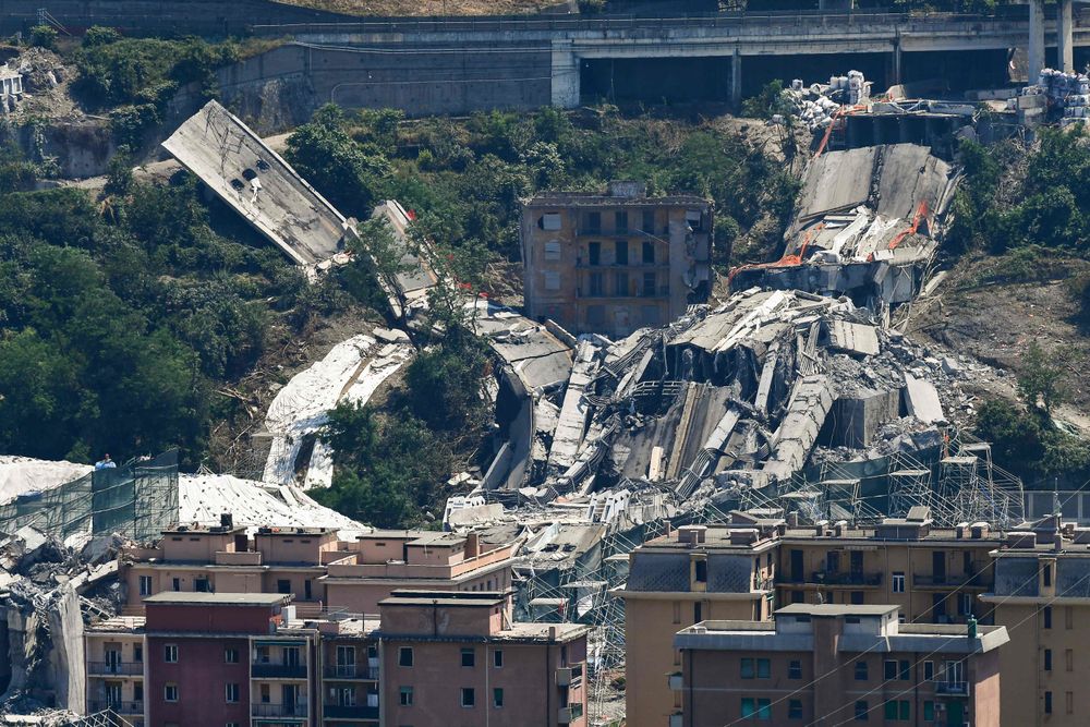 Rivingen av ulykkesbrua i Genova har pågått siden tidlig i januar.