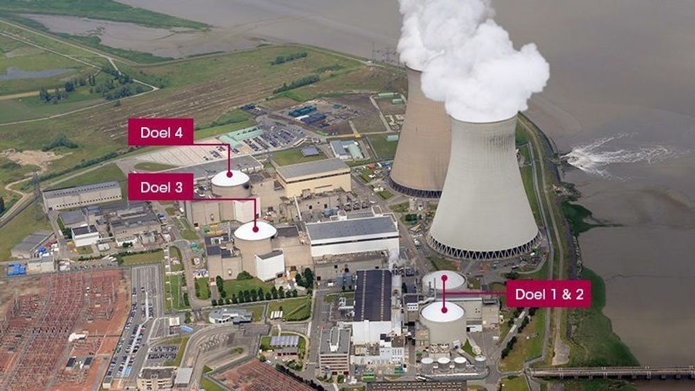 Oversikt over kjernekraftverkene som Belgia har fått refs for: Doel 1 og 2 til høyre i bildet.