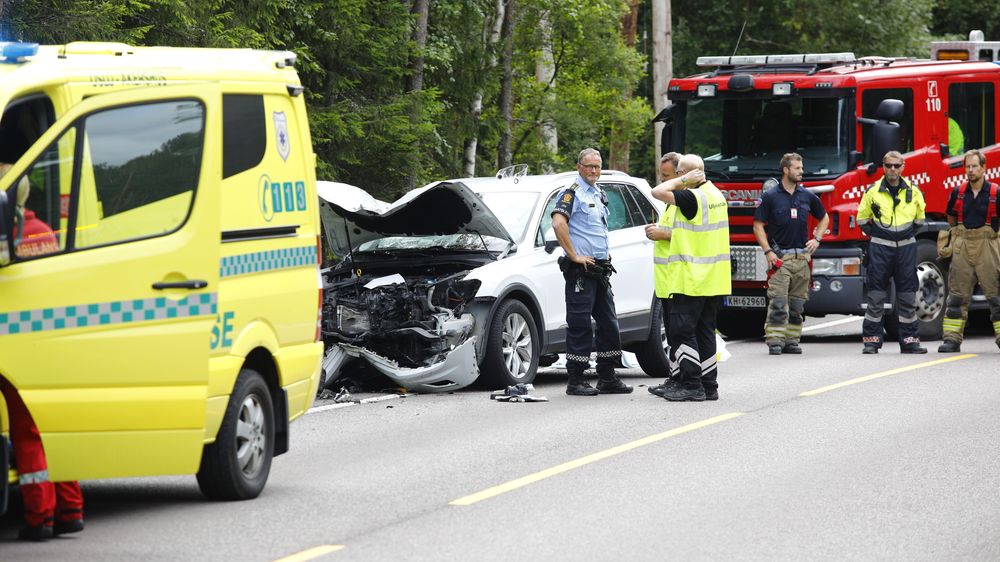 54 personer er drept i trafikkulykker på norske veier hittil i år, viser foreløpige tall fra Statens vegvesen. Bildet er fra en ulykke i Akershus i 2017, året med det hittil laveste antall trafikkdrepte de siste 70 årene.