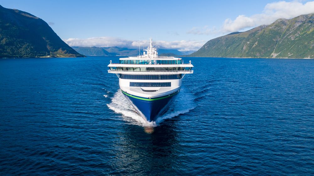 Sjørprøver og testing av Color Hybrid før overlevering fra verftet.