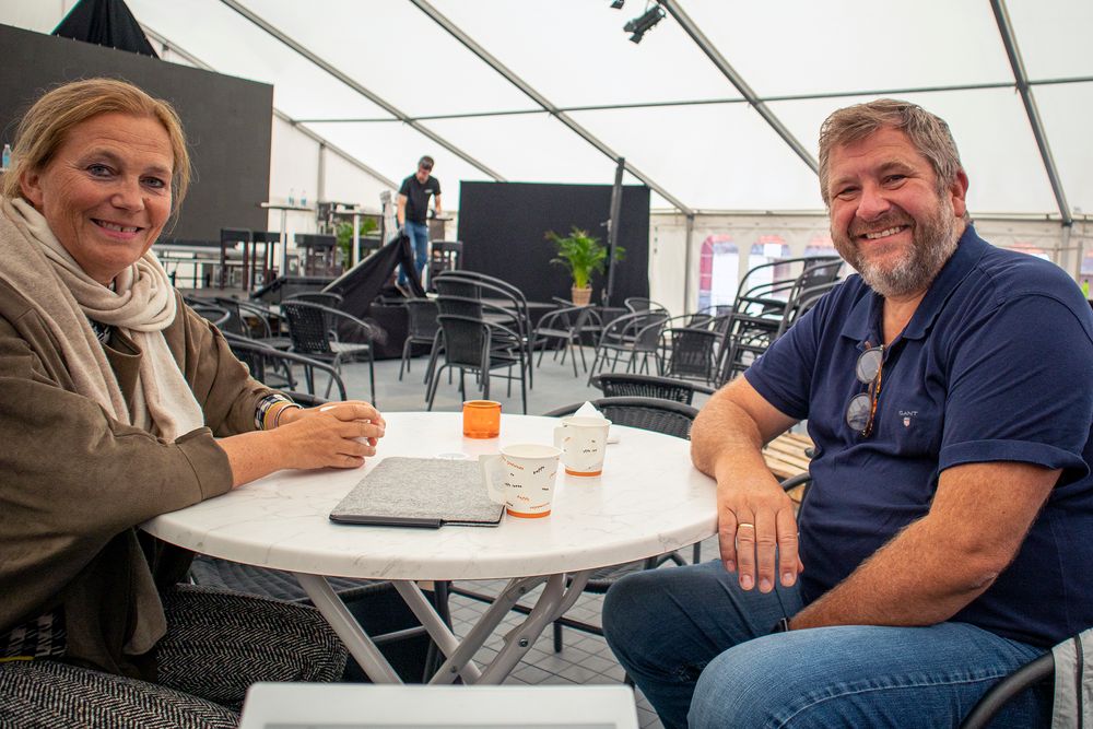 I teltet: Vi fikk en prat med Sintef-sjef Alexandra Bech Gjørv og Ruter-sjef Bernt Reitan Jenssen i et telt i Arendal.