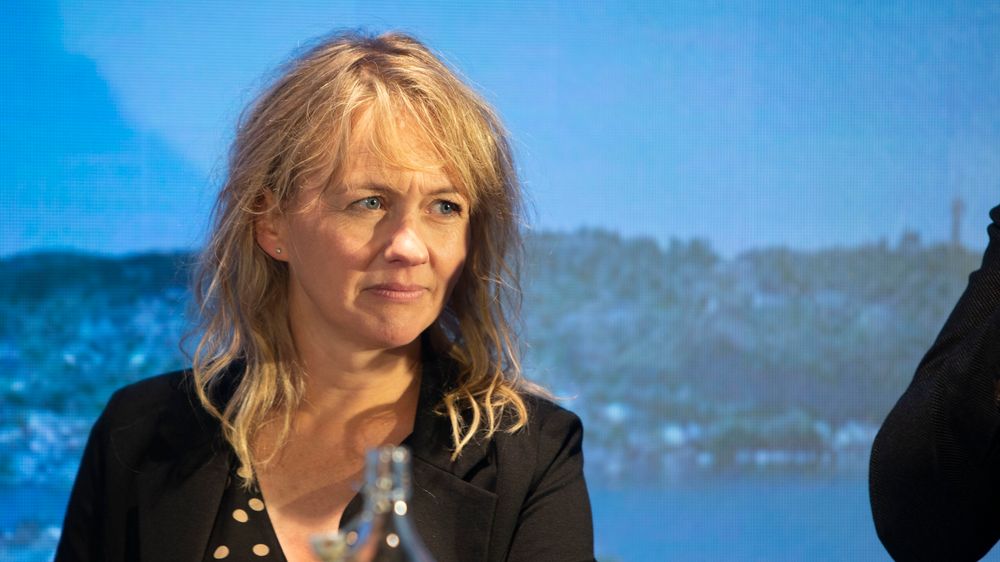 Ordfører i Fjaler kommune, Gunhild Berge Stang, slår et slag for innbyggerne i kommunen som føler seg oversett av Telenor.