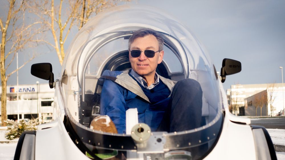 Per Hassel Sørensen, gründer og teknisk sjef i Podbike, sitter i sykkelen han utvikler.