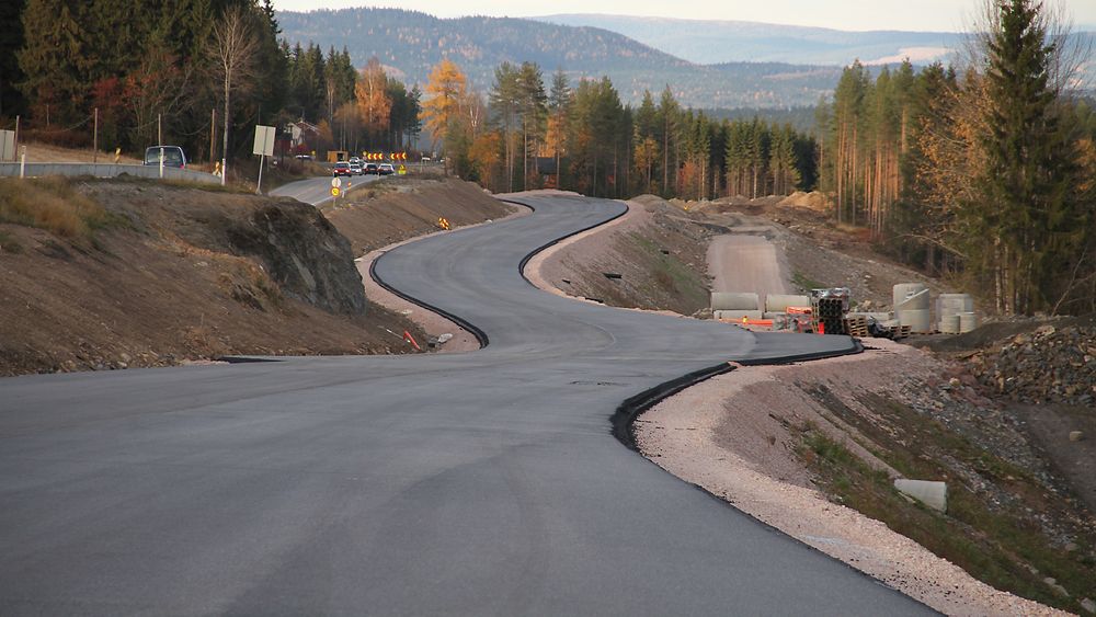 Over 15.000 veier i Sverige har for krappe svinger sammenliknet med fartsgrensen på veien. Illustrasjonsfoto. 