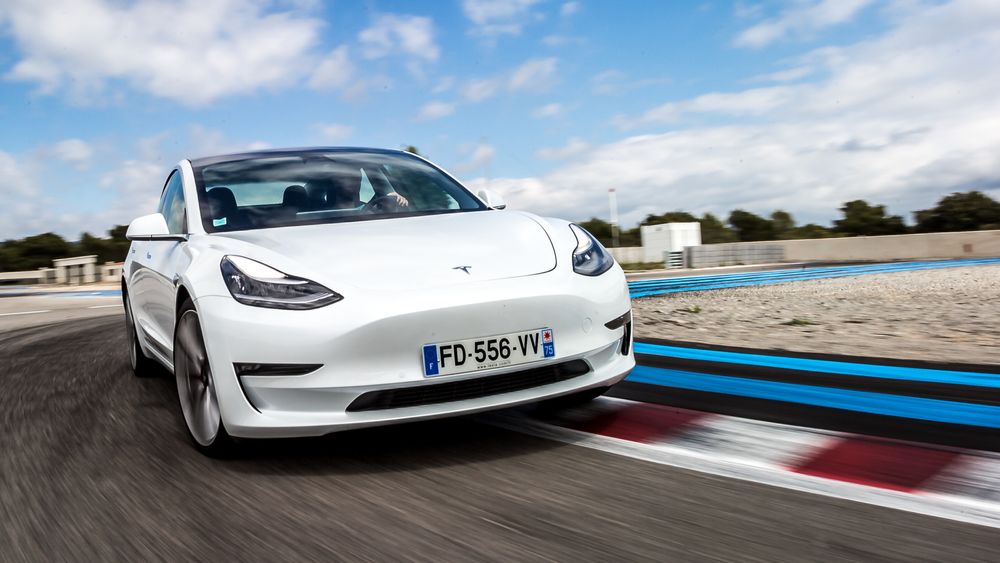 Her går det unna: Model 3 gir Tesla stadig nye rekorder. 