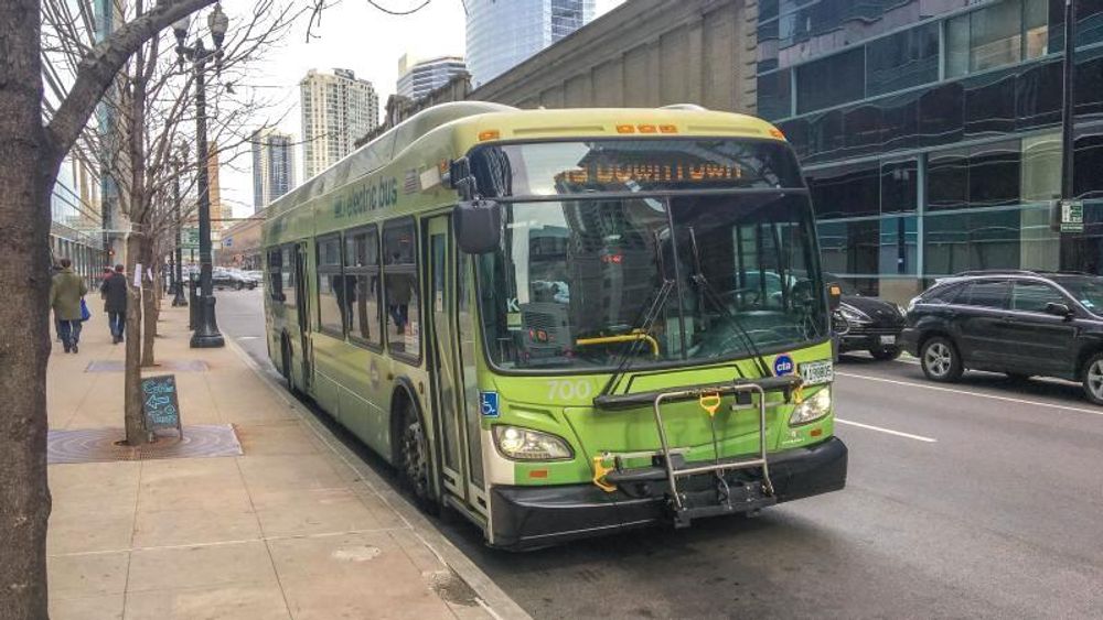 Chicagos elbussforsøk har pågått siden 2012. Bussene var de første amerikanske som kjøres i kaldt klima.