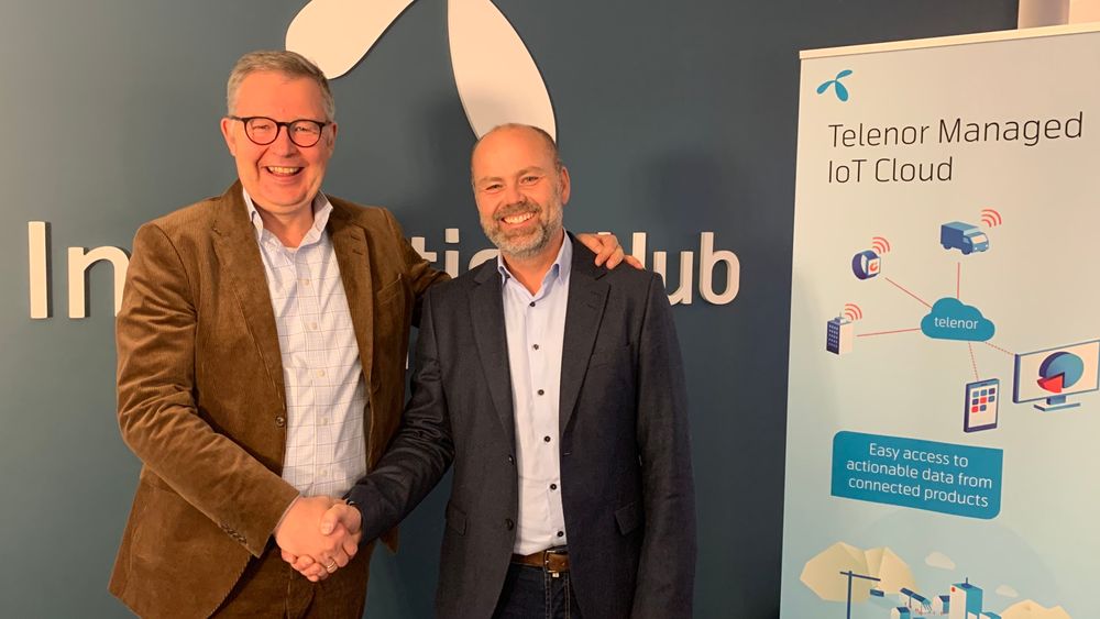 Ivar Sorknes fra Telenor og Ken Roar Riis fra Webstep ser frem til å samarbeide om IoT-løsninger. 