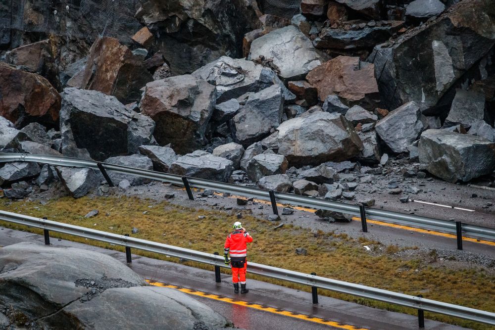En geolog undersøkte lørdag rasområdet steinraset ved Larvik.