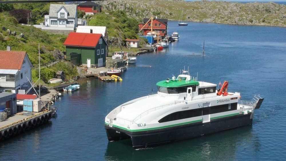 MS Fjordøy er en tradisjonell hurtigbåt med to dieselmotorer. Søsterskipet MS Fjordled er hybrid og har batteripakker og elektromotorer i tillegg. Begge er 24 meter lange, har plass til 89 personer og går i 20 knop.