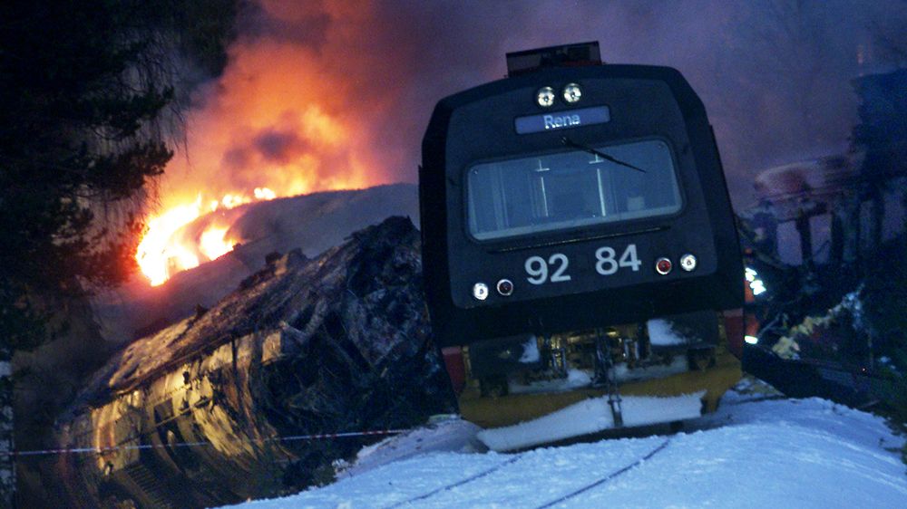 Rett over nyttår 2000 kolliderte et lokaltog fra Hamar med et fjerntog fra Trondheim. Lørdag 4. januar er det 20 år siden 19 mennesker omkom i Åsta-ulykken.