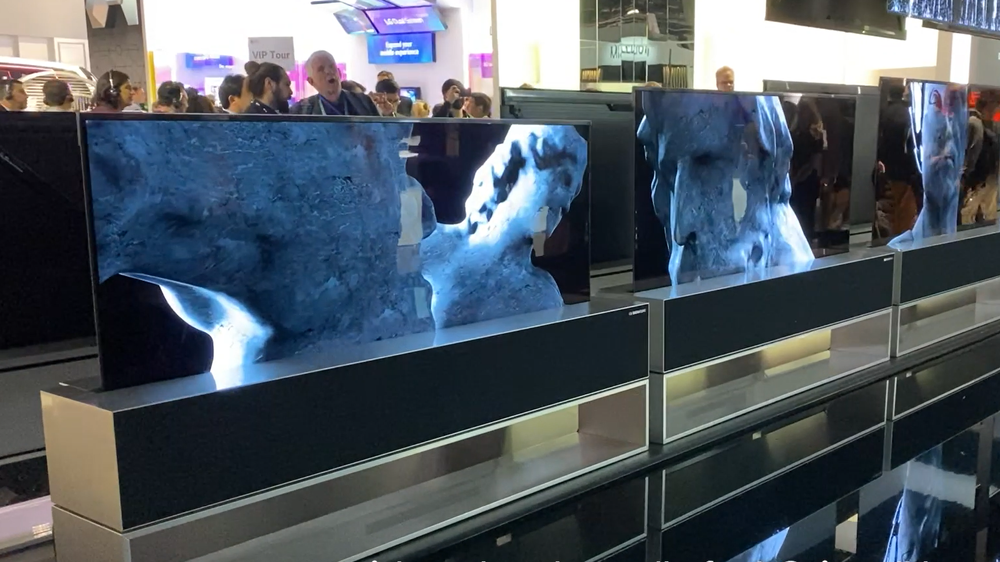 LGs kommende TV-skjermer ligger opprullet i en lydplanke.