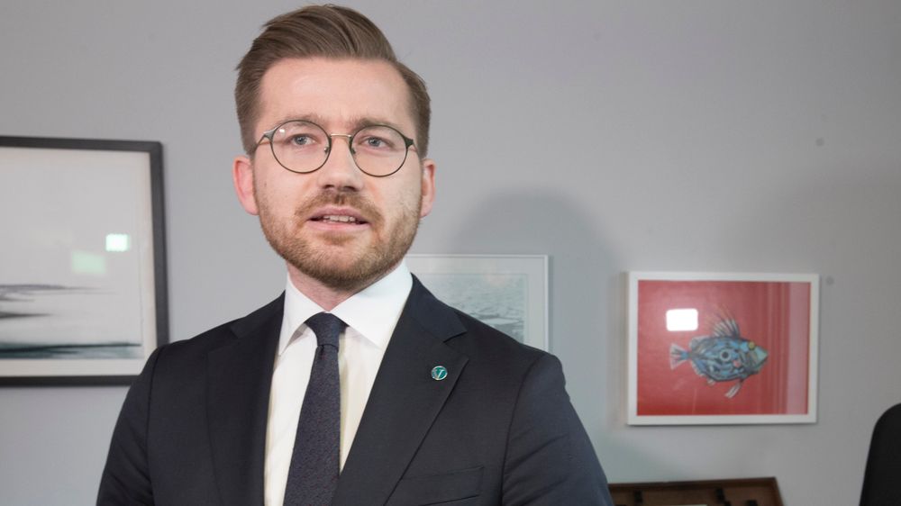 Klima- og miljøminister Sveinung Rotevatn (V) innleder på Enova-konferansen tirsdag.