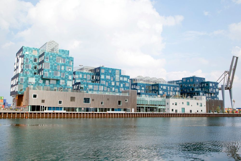 Signalbygg i vannkanten: Den internasjonale skolen i København.