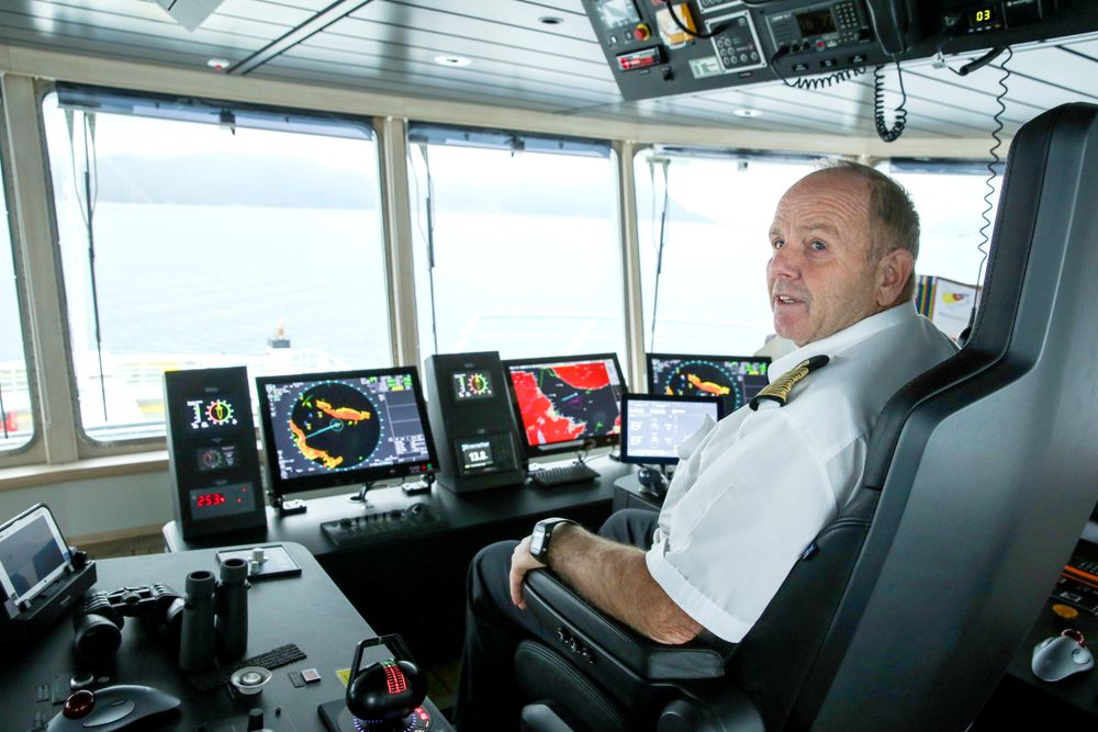Fornøyd: Skipper Ottar Vattøy har testet ut ferjen siden mars, og skryter av MF Hadarøy.