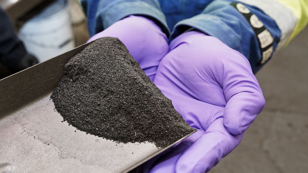 Grafitt produsert ved Elkems anlegg i Kristiansand. Norgraph forsøkte å få til et grafittpilotanlegg på Sørlandet, men klarte ikke å hente nok kapital og endte opp i Danmark i stedet.     