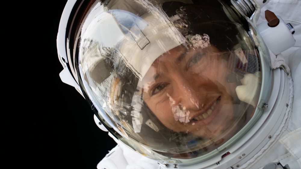 Christina Koch er tilbake på jorda etter 328 dager i rommet. 