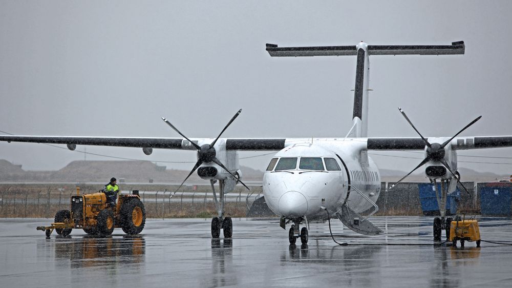 Widerøe Dash 8-100-fly på Bodø lufthavn