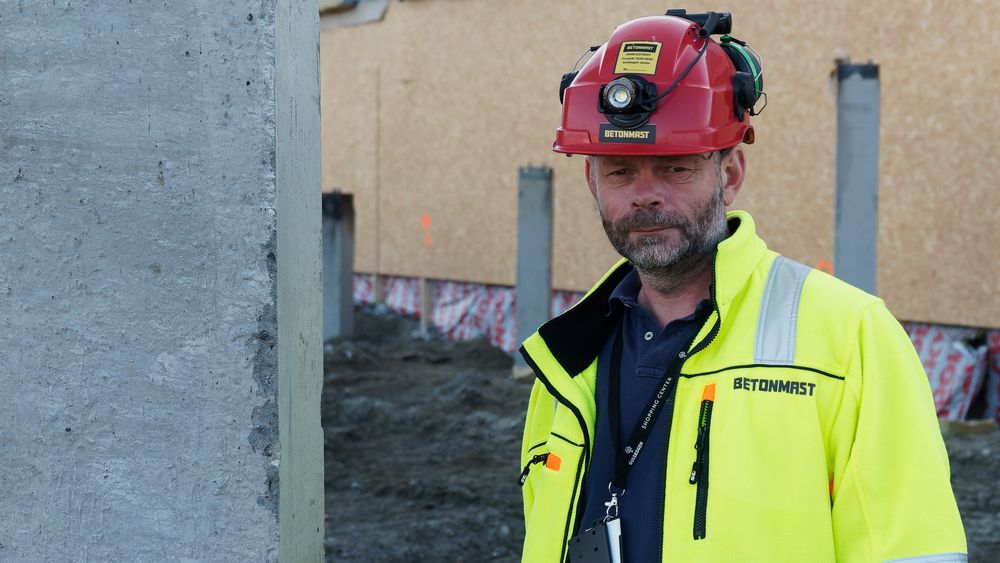 Prosjektleder Per Kristian Hegg hos Betonmast forteller at når reparasjonsarbeidene er ferdige begynner de på et nybygg og et parkeringshus. P-huset får kombinasjonen fiber- og spennarmering i bærende konstruksjoner, også over bakkenivå.