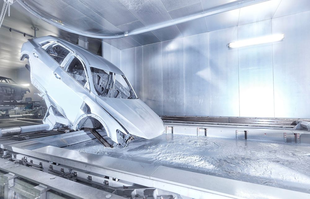 En Audi E-Tron blir bygget ved fabrikken i Brussel.