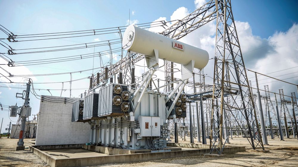 Krafttransformatorer øker spenningsnivået i det norske sentralnettet opptil 420.000 volt for overføring av store energimengder med minimale tap.