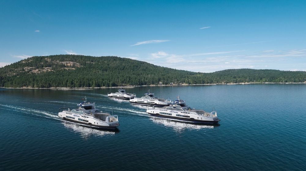 BC Ferries har bestilt fire nye ferger i Island-klassen. De blir hybride, men kan bli helelektriske når ladeinfrastrukturen er ferdig utbygget i Vancouver-området. 