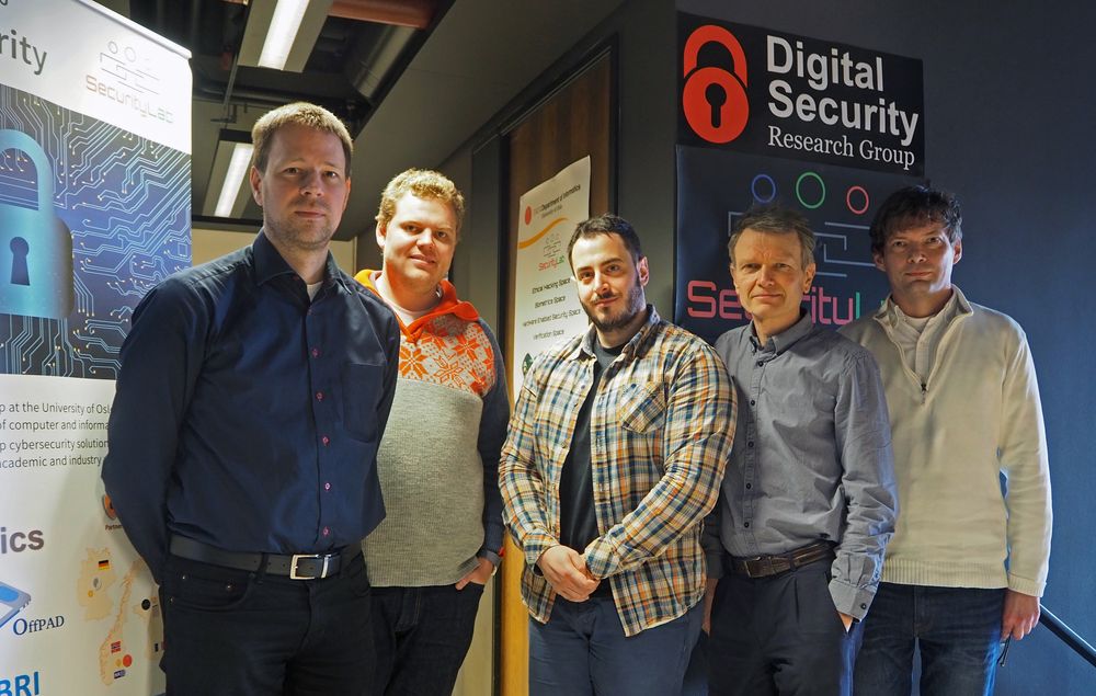 De gjør den digitale dagen tryggere: Fra venstre: Nils Gruschka, Morten Weea, Vasileios Mavroeidis, Audun Jøsang og László  Erdödi.