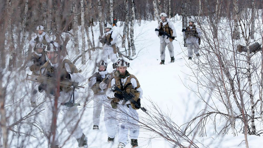 Fortsatt er over 10 000 soldater ute i felt under avviklingen av militærøvelsen Cold Response 2020.