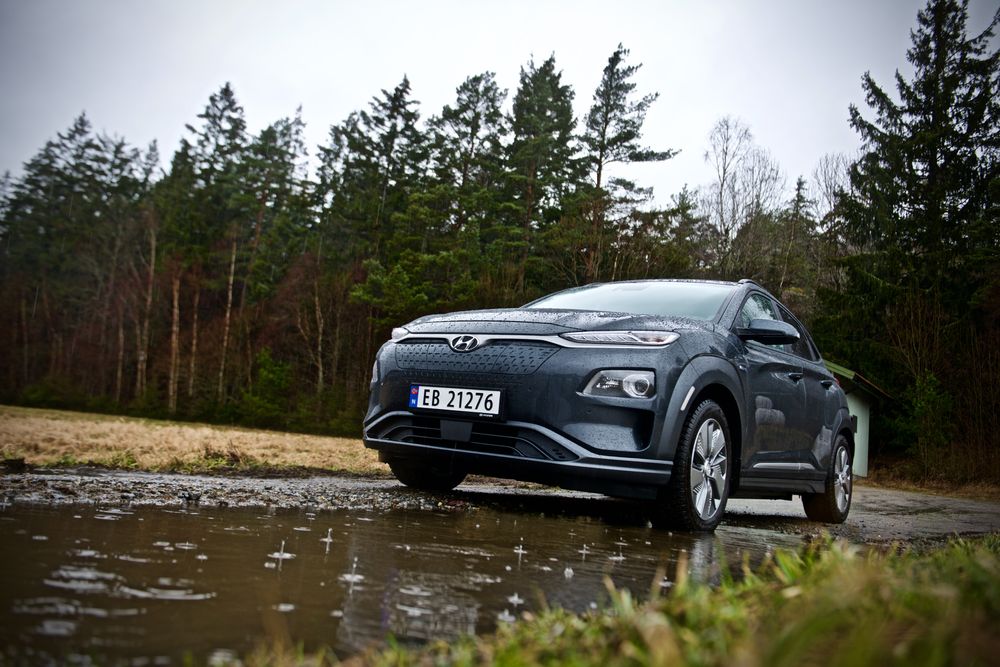 Hyundai Kona har lenge hatt rundt to års leveringstid, men den er nå kortet ned til seks måneder. Det gjør den mer aktuell for norske kjøpere.