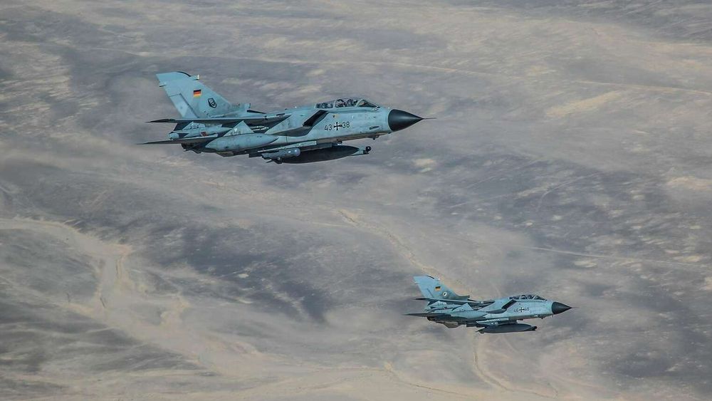 To tyske Tornadoer i formasjon over Syria/Irak i forbindelse med angrep mot IS-styrker.