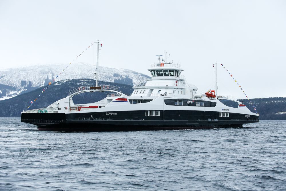Driftssikre: Elfergen Gloppefjord trafikkerer E39-fergestrekket Lote-Anda på Nordfjorden sammen med søsterskipet Eidsfjord.